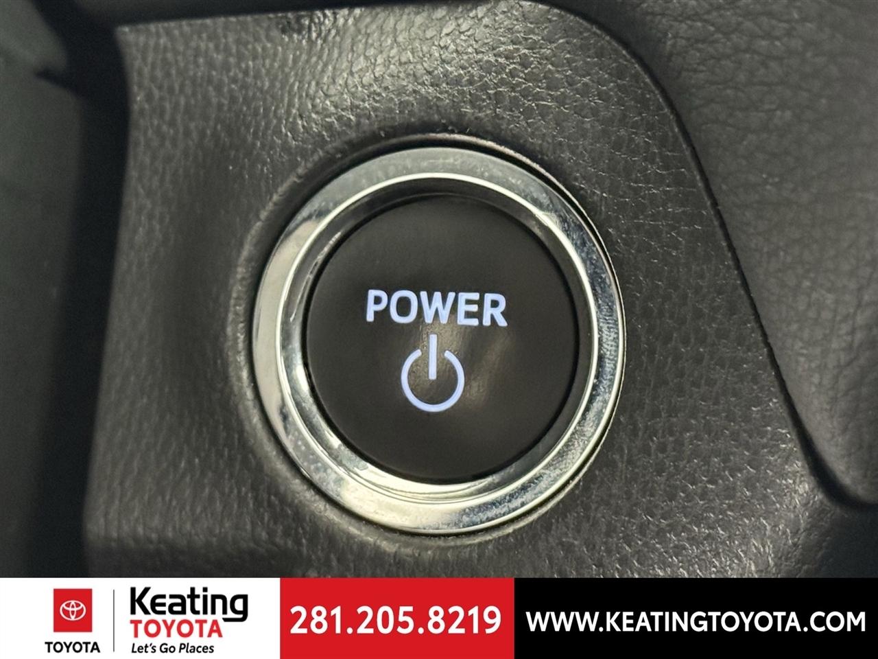 Toyota RAV4 Hybrid XLE 2025