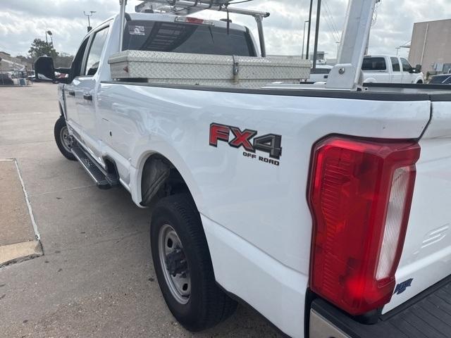 Ford F-250 SD XL Crew Cab 4WD 2024