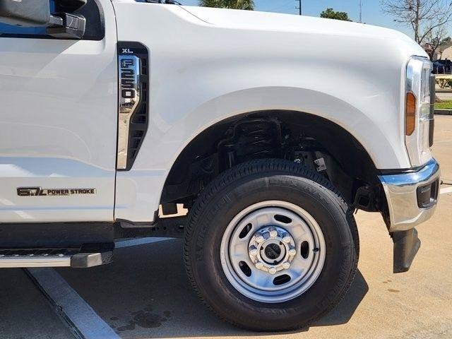 Ford F-250 SD XL Crew Cab 4WD 2024
