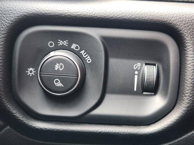 RAM 2500 Tradesman Crew Cab SWB 4WD 2024