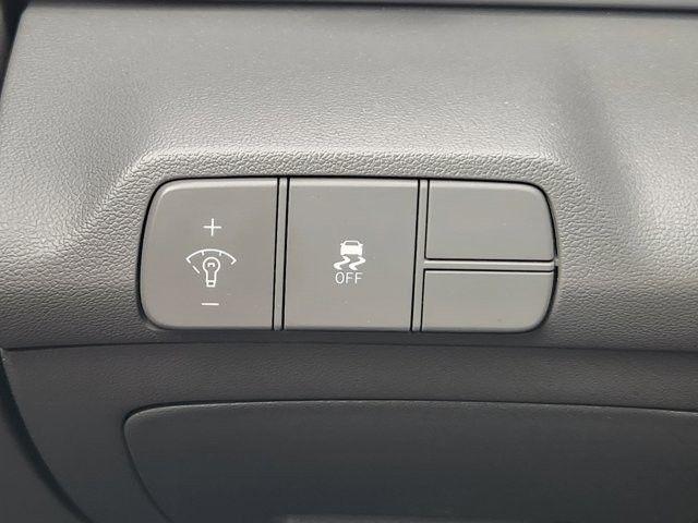 Hyundai Elantra SEL Convenience 2025