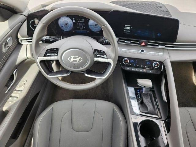 Hyundai Elantra SEL Convenience 2025