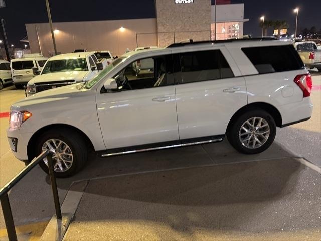 Ford Expedition XLT 2021