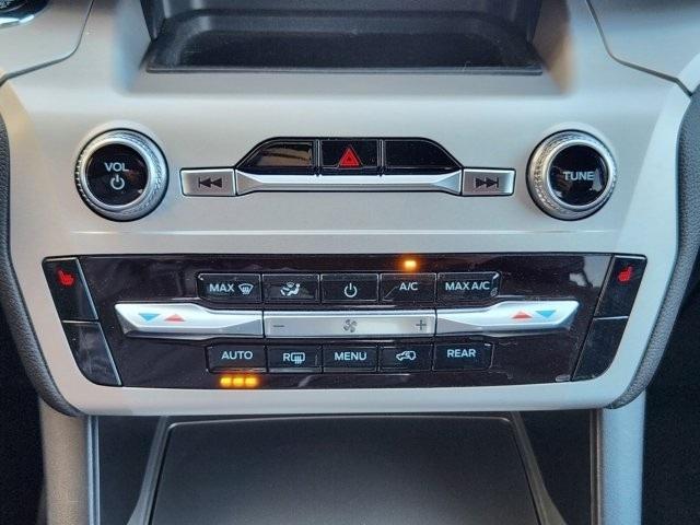 Ford Explorer XLT 2023