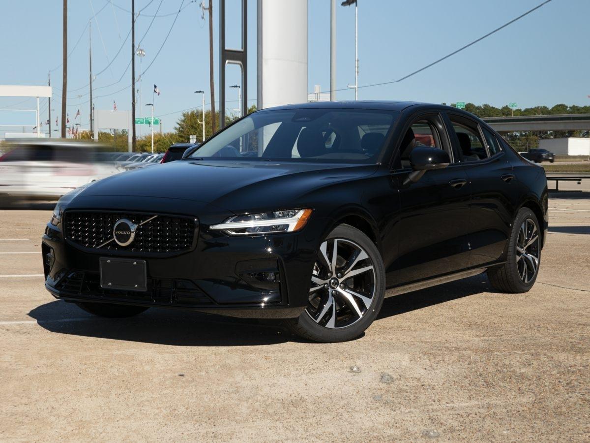 2024 Volvo S60 B5 Plus Dark AWD