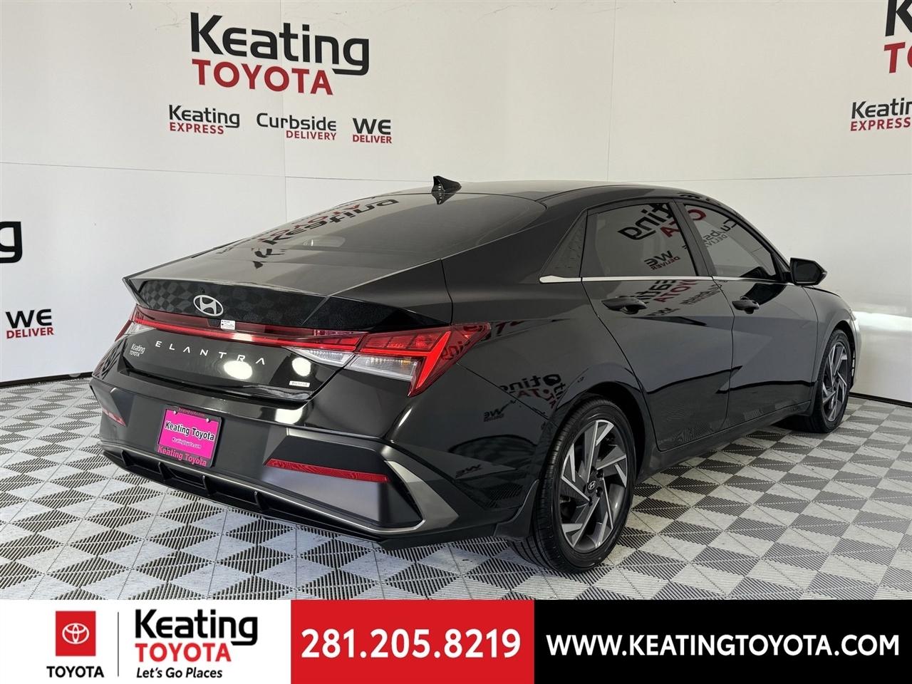 Hyundai Elantra Hybrid Limited 2025