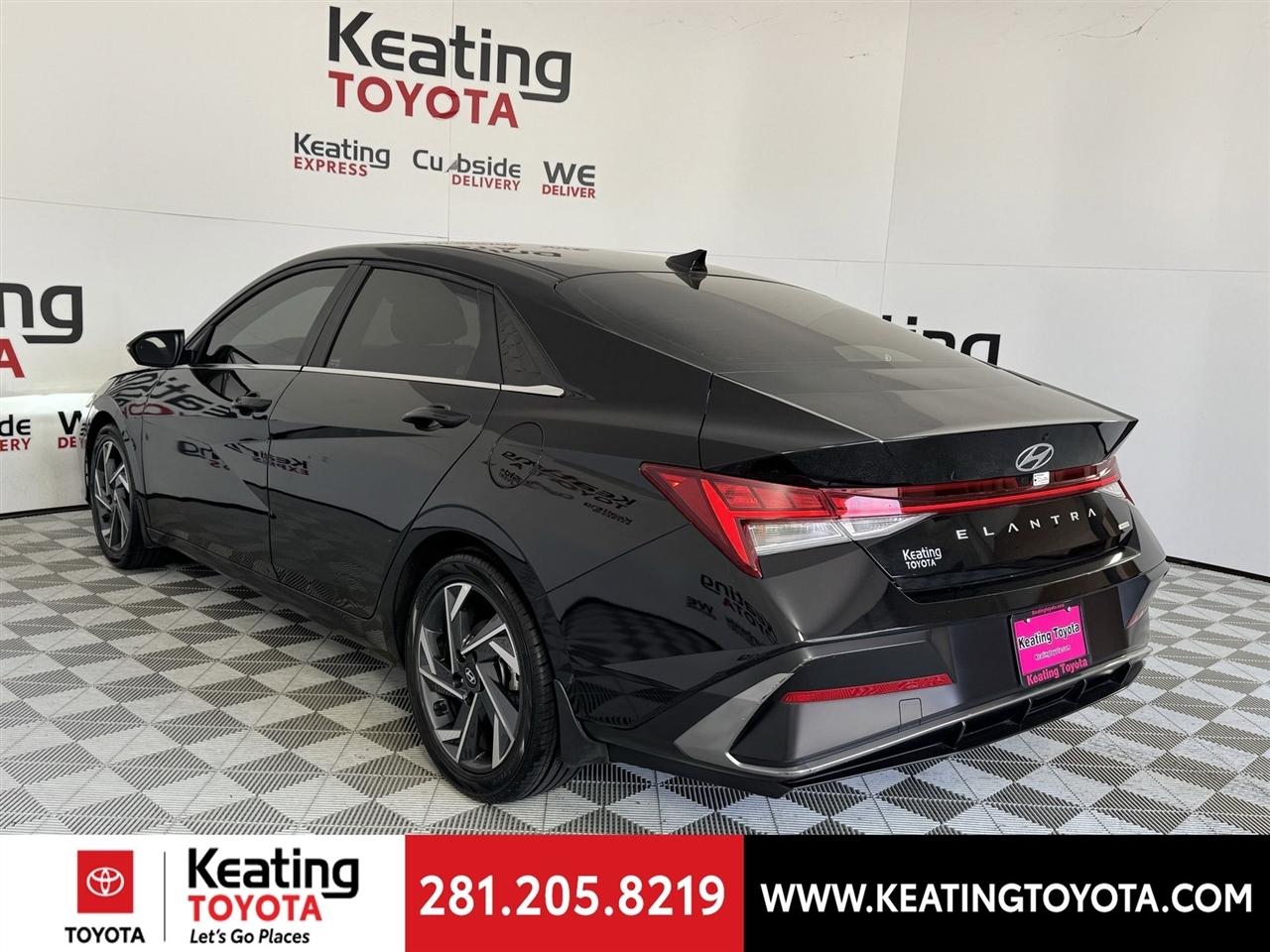 Hyundai Elantra Hybrid Limited 2025