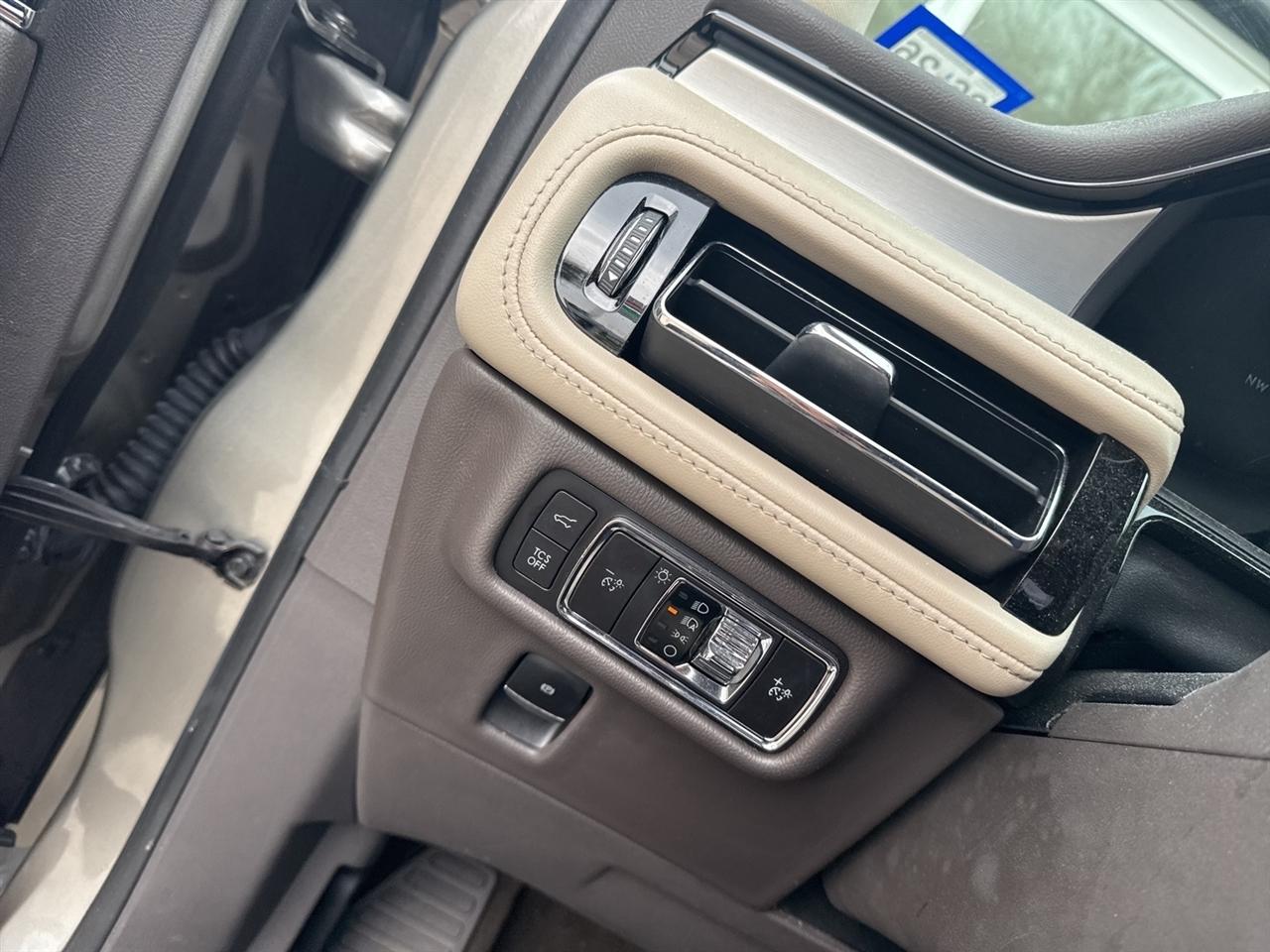 Lincoln Nautilus Base 2023