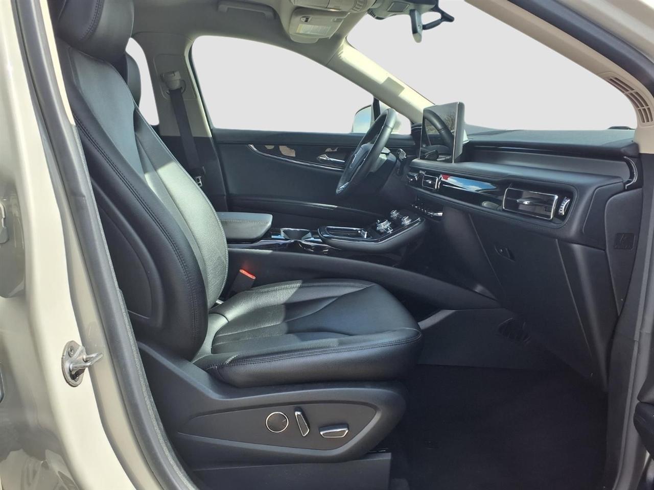 Lincoln Nautilus Base 2023