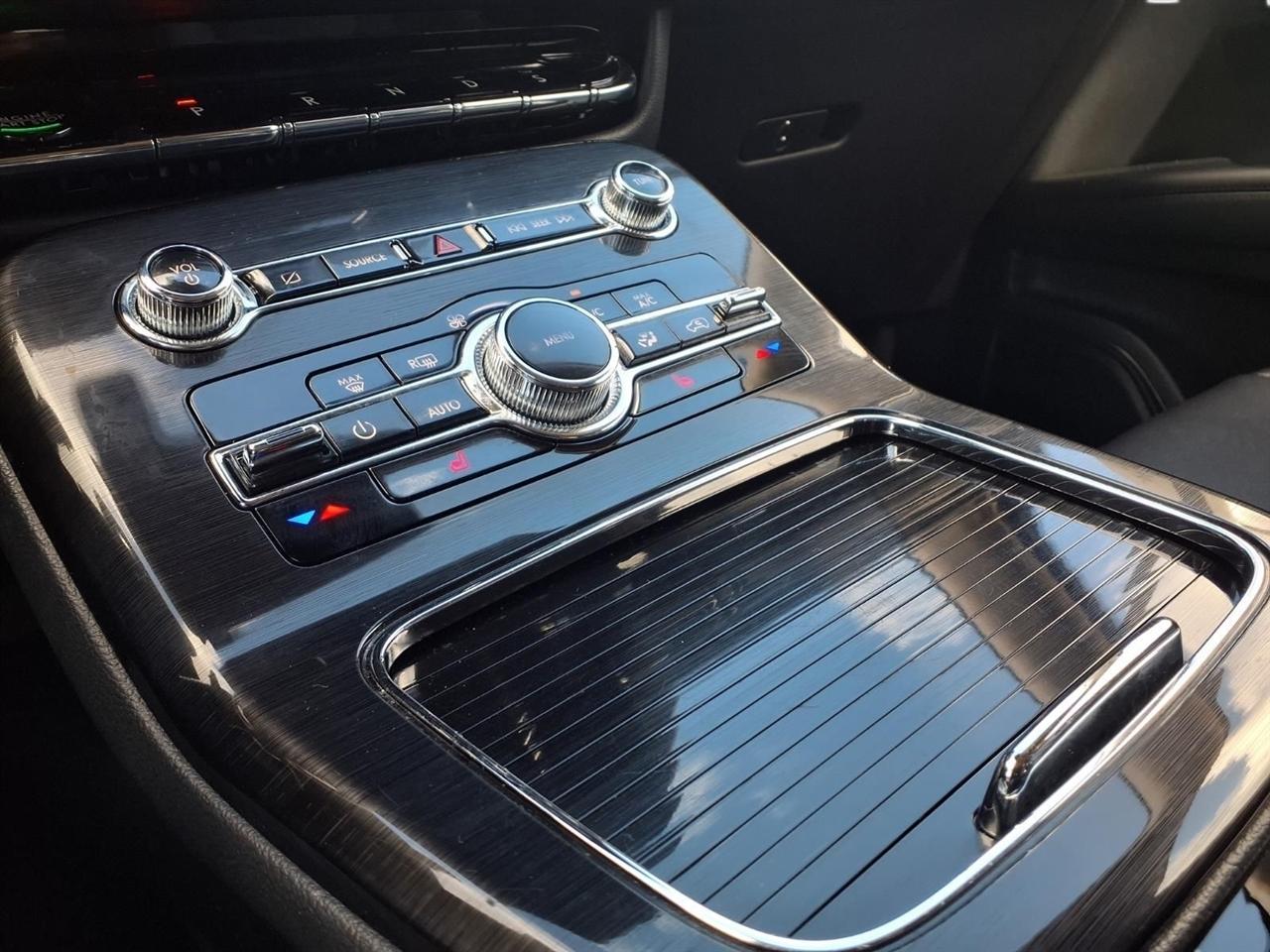 Lincoln Nautilus Base 2023