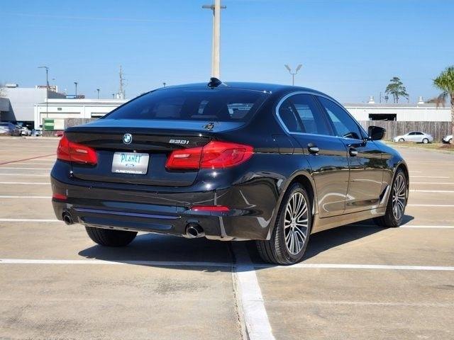 BMW 5-Series 530i 2018
