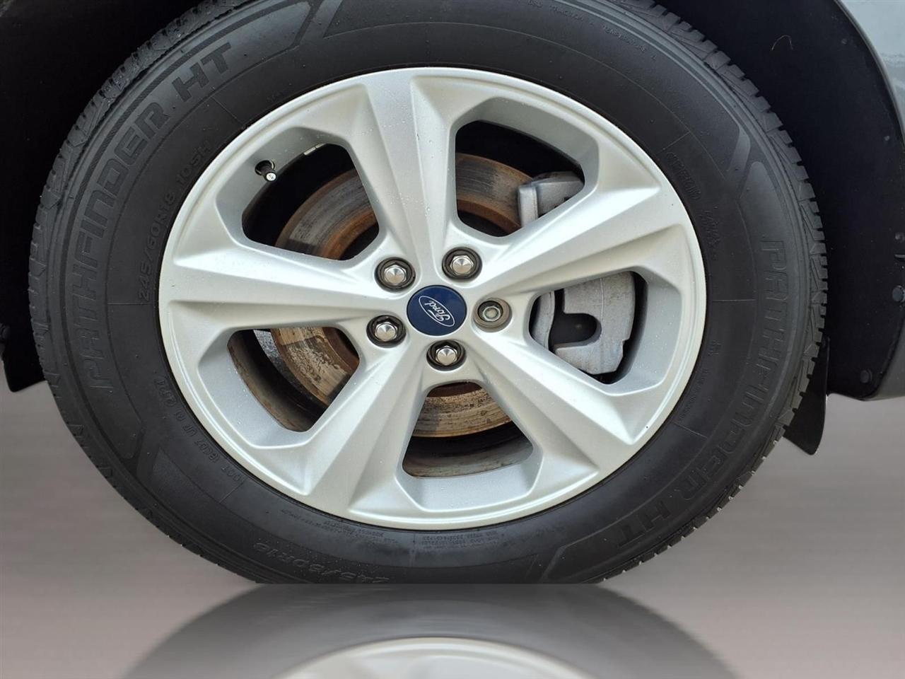 Ford Edge SE FWD 2021