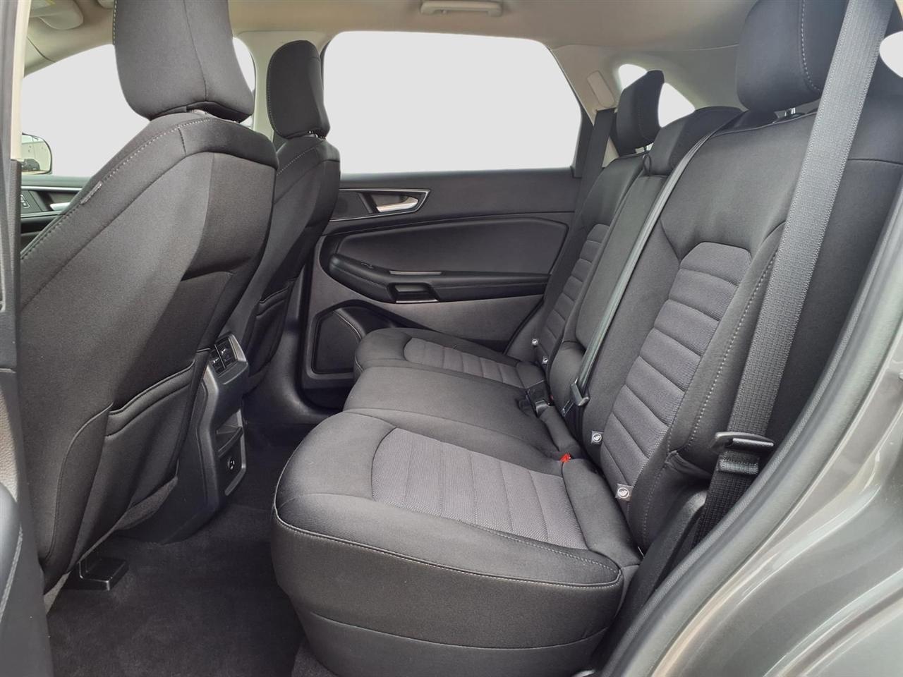 Ford Edge SE FWD 2021