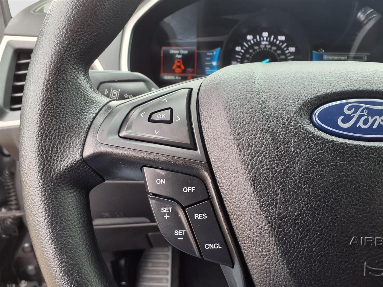 Ford Edge SE FWD 2021