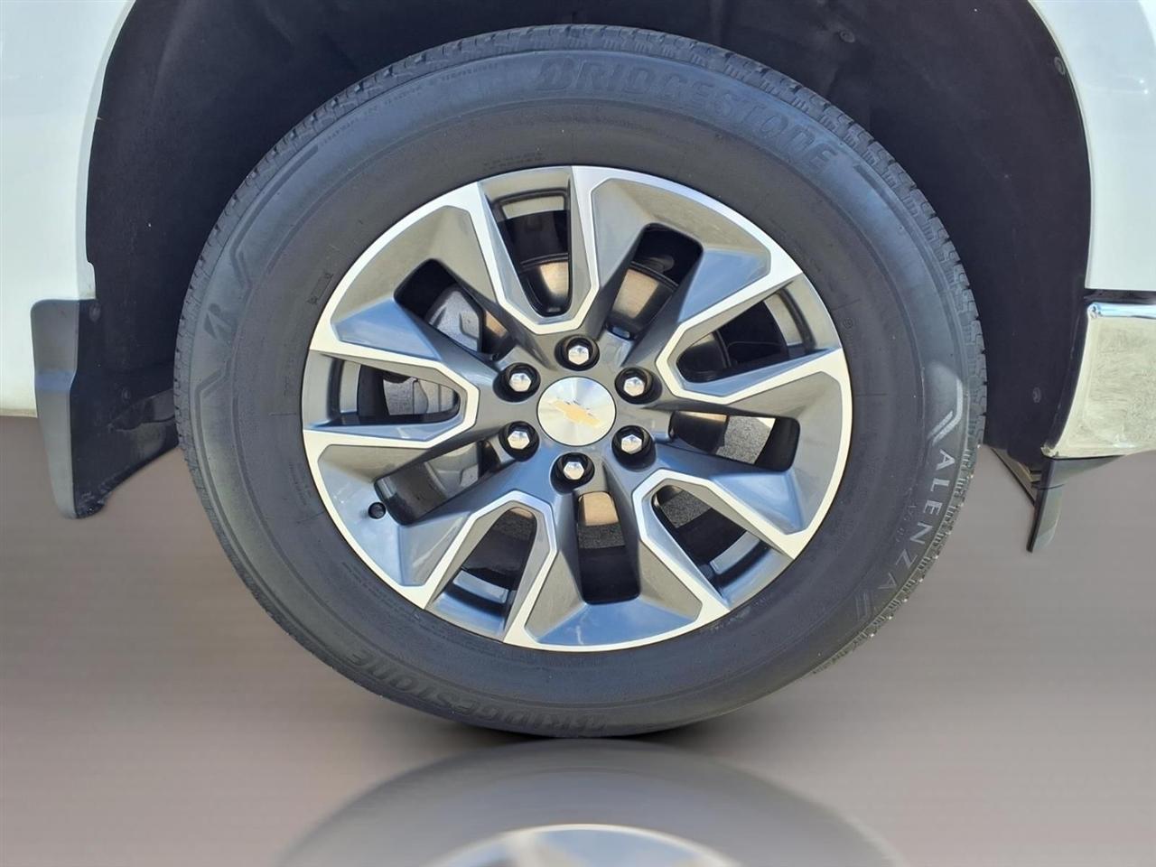 Chevrolet Silverado 1500 LT Crew Cab 2WD 2023