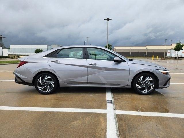 Hyundai Elantra SEL Convenience 2025