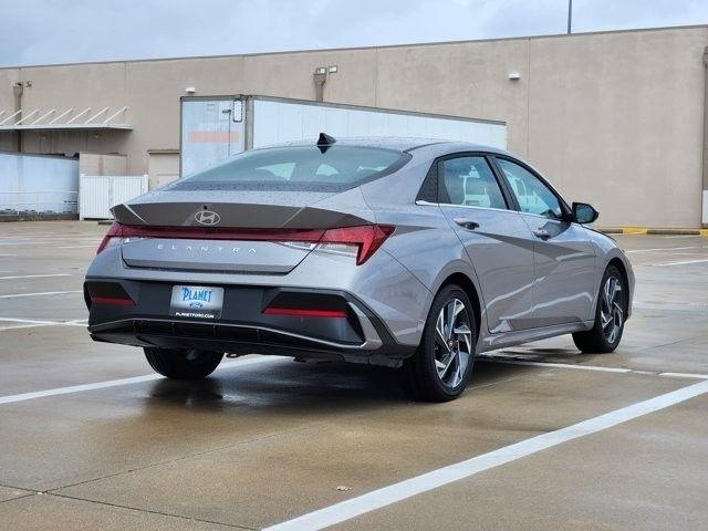 Hyundai Elantra SEL Convenience 2025