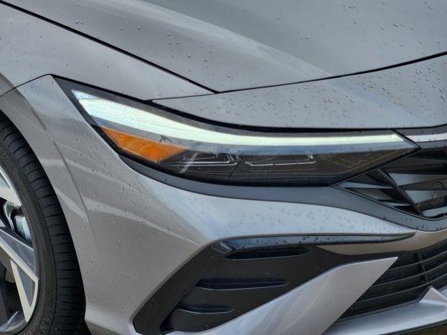 Hyundai Elantra SEL Convenience 2025