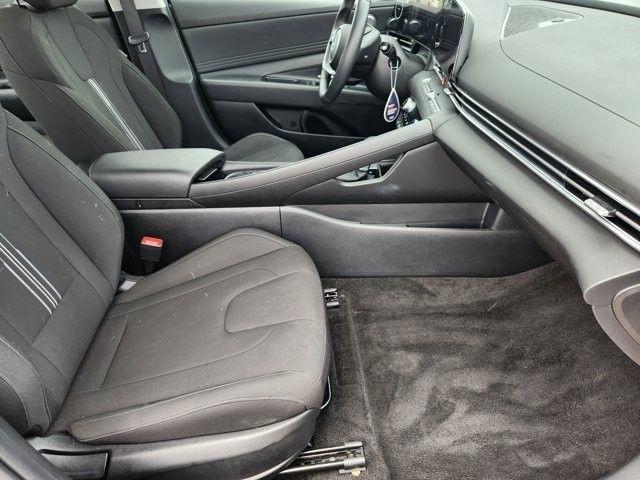 Hyundai Elantra SEL Convenience 2025