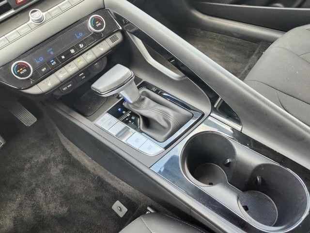 Hyundai Elantra SEL Convenience 2025