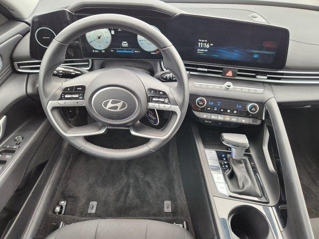 Hyundai Elantra SEL Convenience 2025