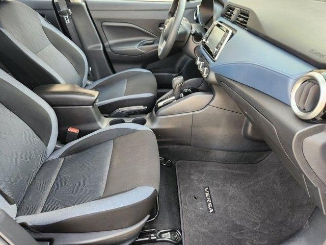 Nissan Versa SV 2025