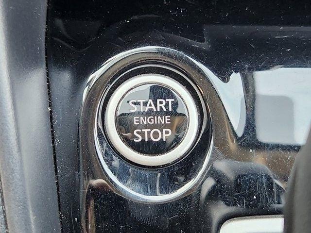 Nissan Versa SV 2025