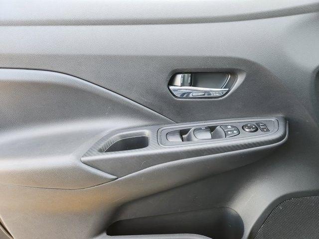 Nissan Versa SV 2025