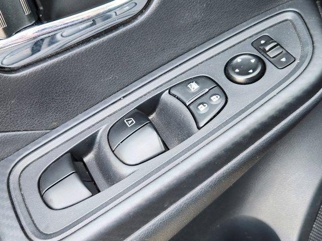 Nissan Versa SV 2025