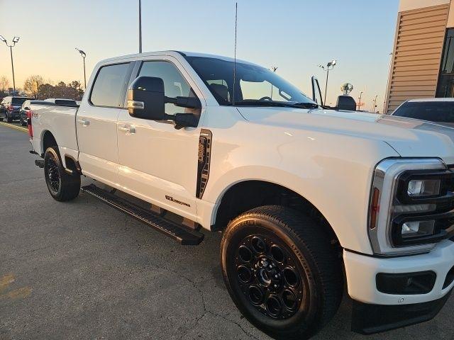 Ford F-250 SD Lariat Crew Cab 4WD 2024