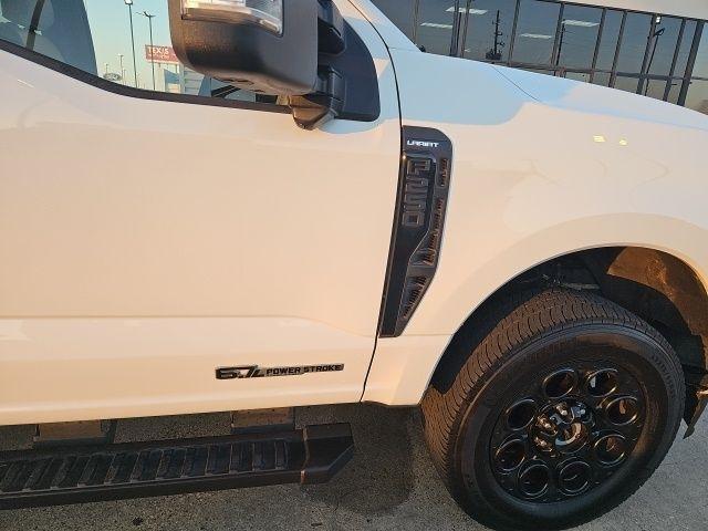 Ford F-250 SD Lariat Crew Cab 4WD 2024