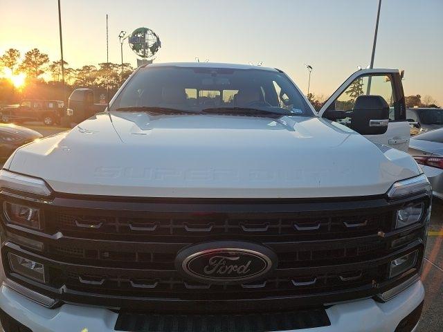 Ford F-250 SD Lariat Crew Cab 4WD 2024