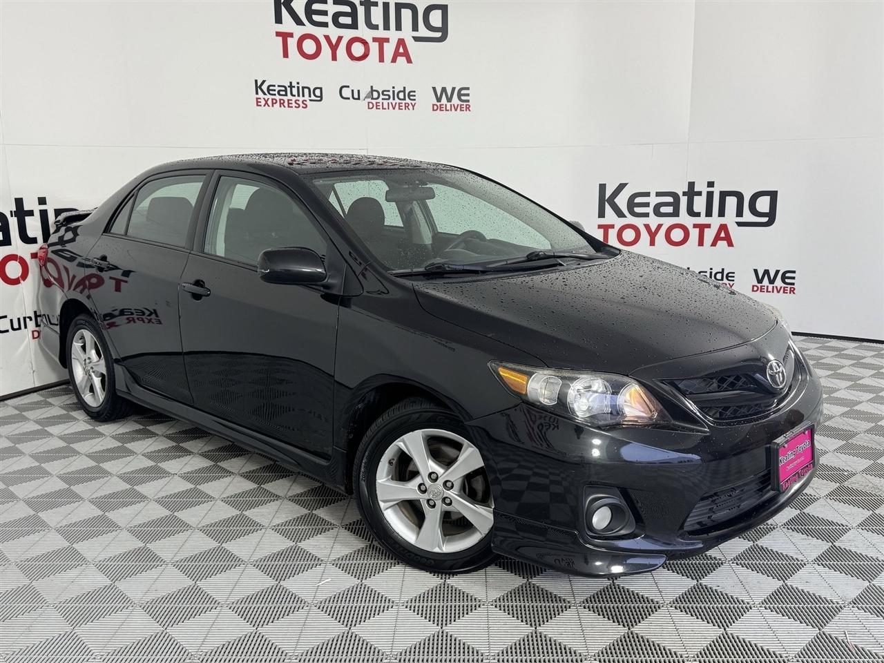 Toyota Corolla S 5-Speed MT 2012