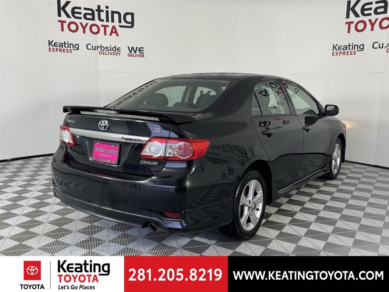 Toyota Corolla S 5-Speed MT 2012