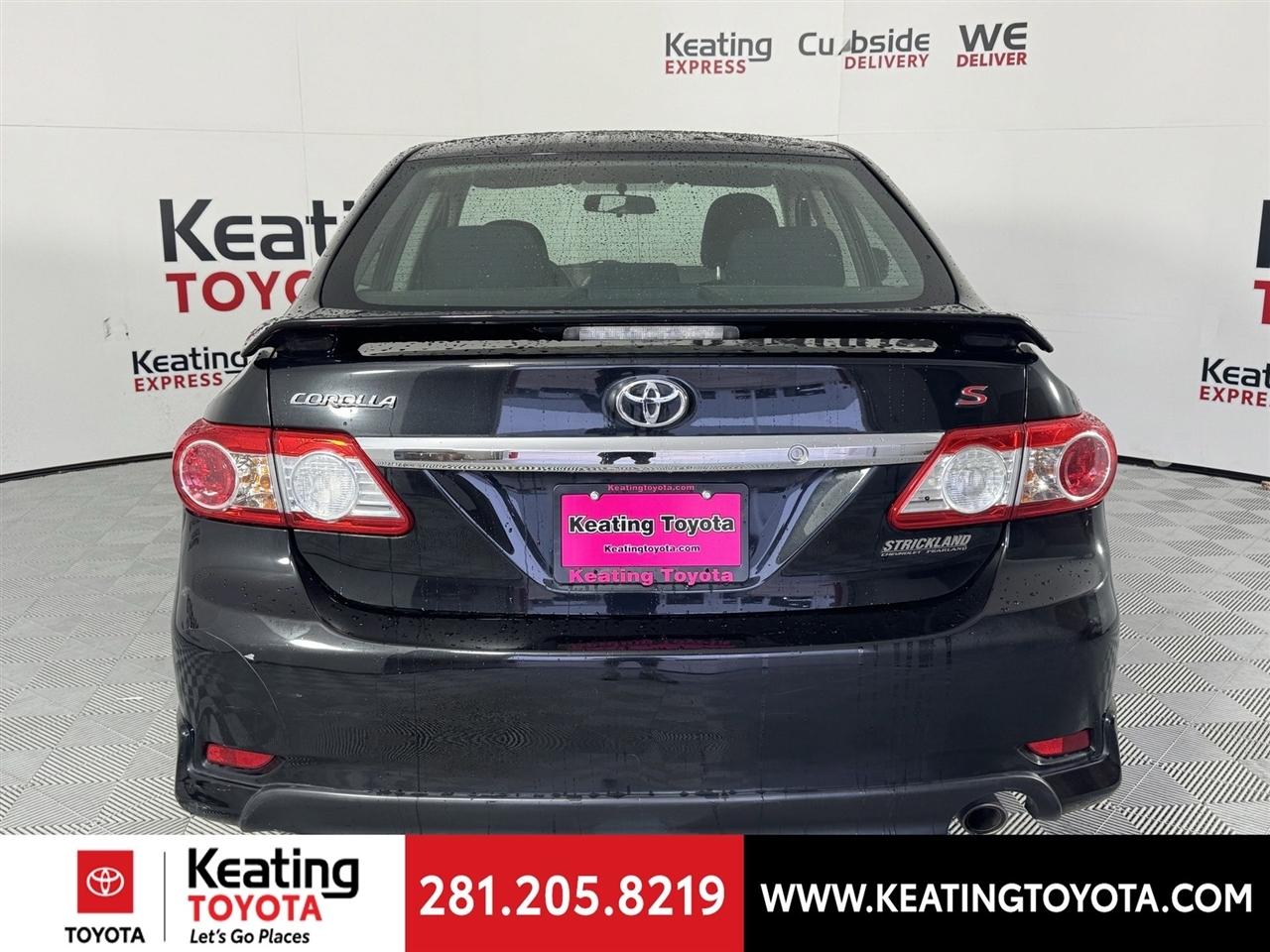 Toyota Corolla S 5-Speed MT 2012