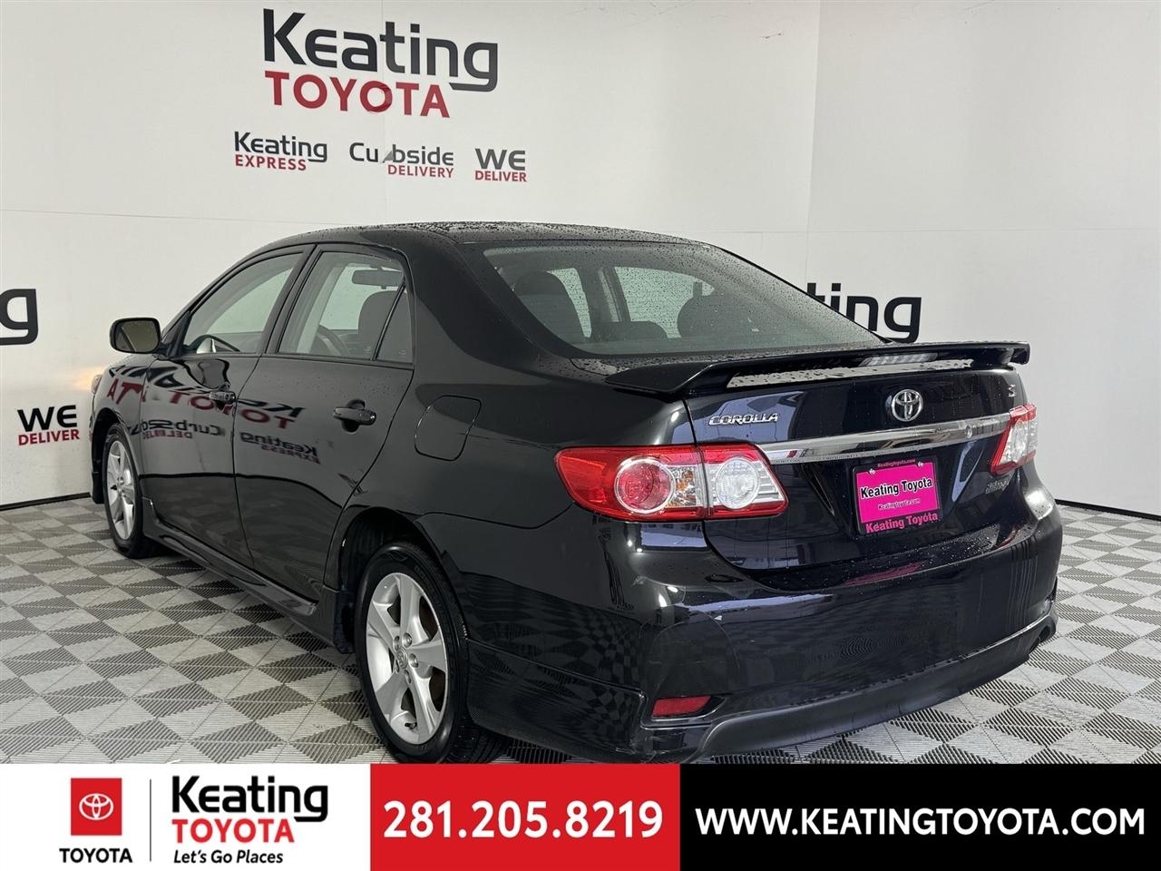 Toyota Corolla S 5-Speed MT 2012