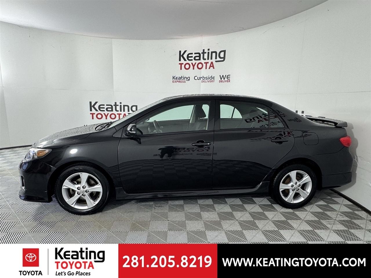 Toyota Corolla S 5-Speed MT 2012