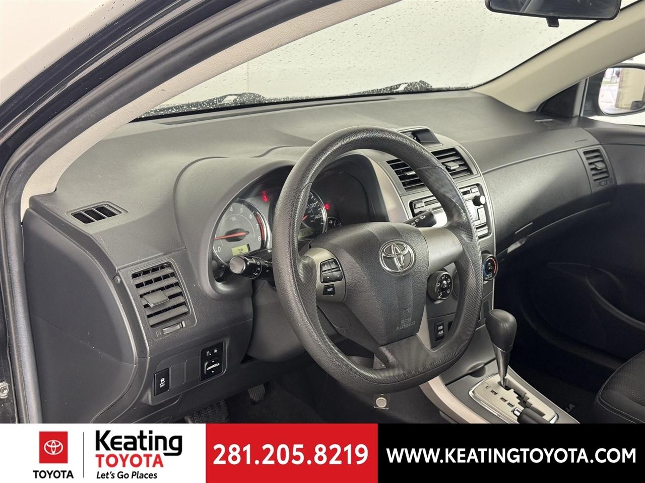 Toyota Corolla S 5-Speed MT 2012