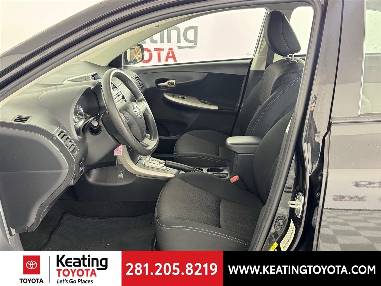 Toyota Corolla S 5-Speed MT 2012