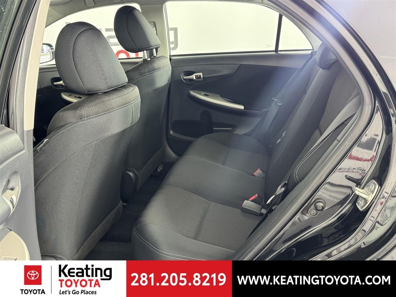 Toyota Corolla S 5-Speed MT 2012