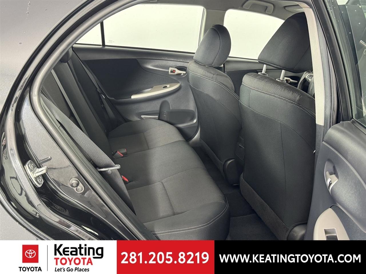 Toyota Corolla S 5-Speed MT 2012