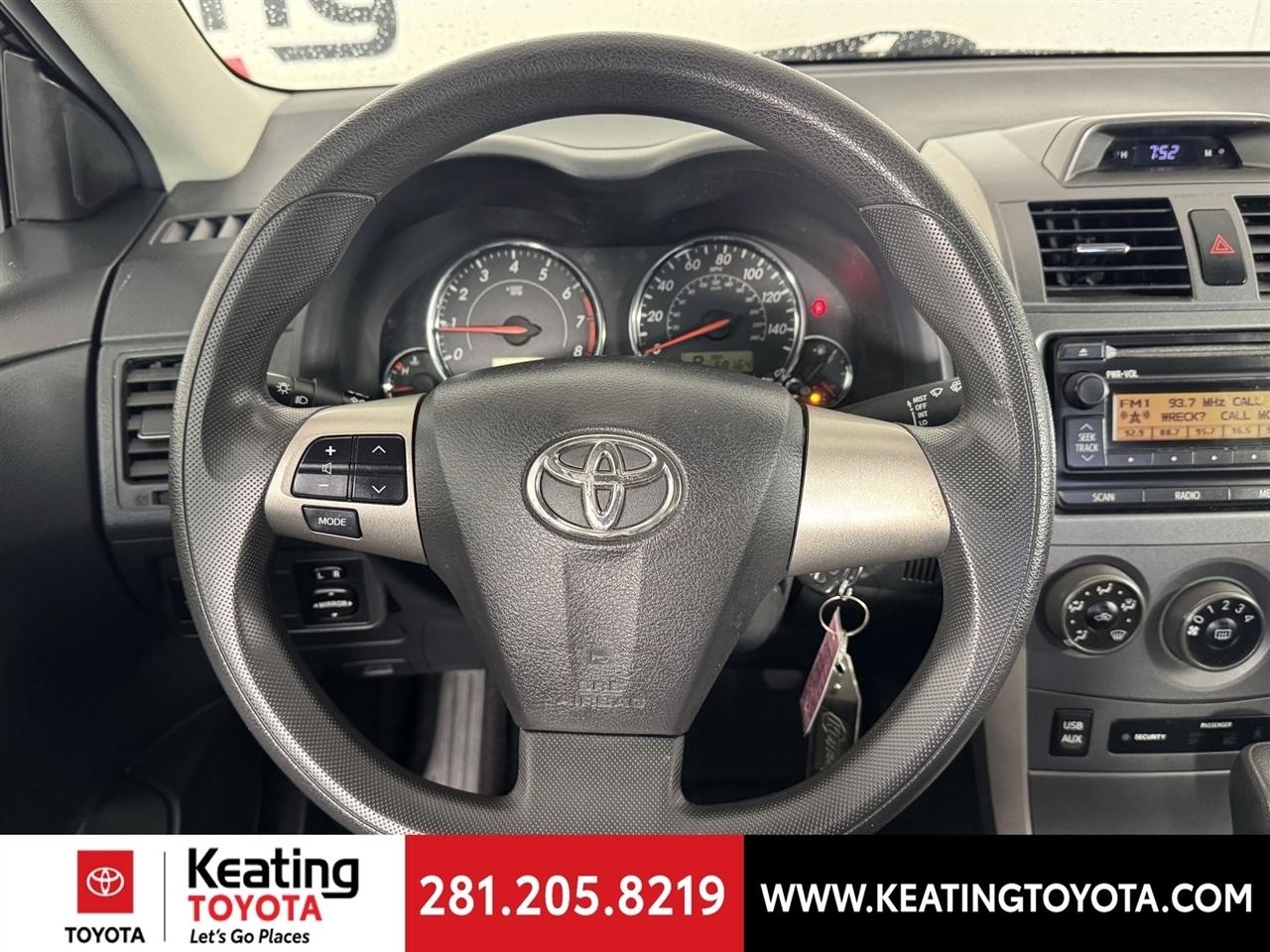 Toyota Corolla S 5-Speed MT 2012