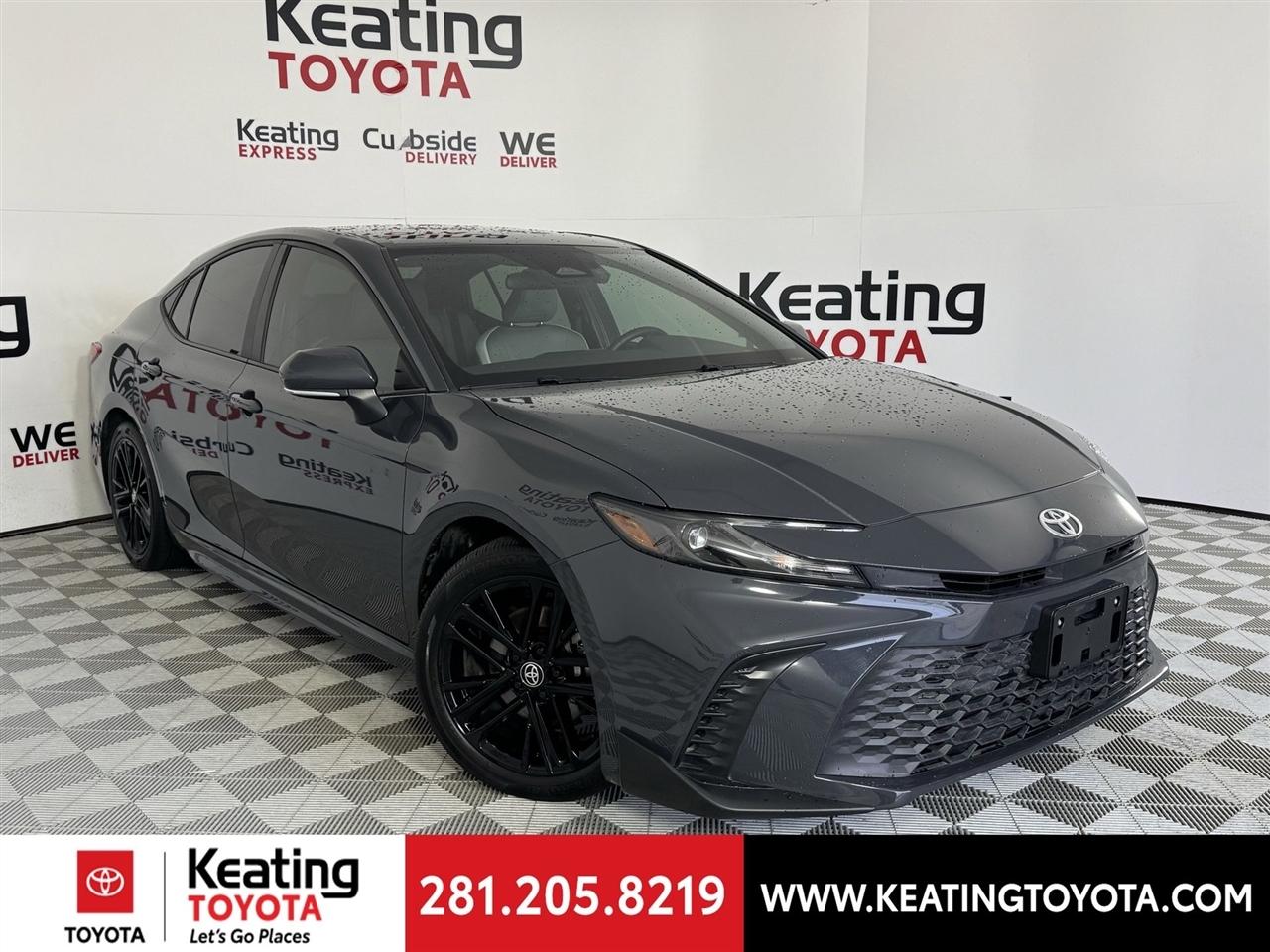 Toyota Camry Hybrid XLE 2025