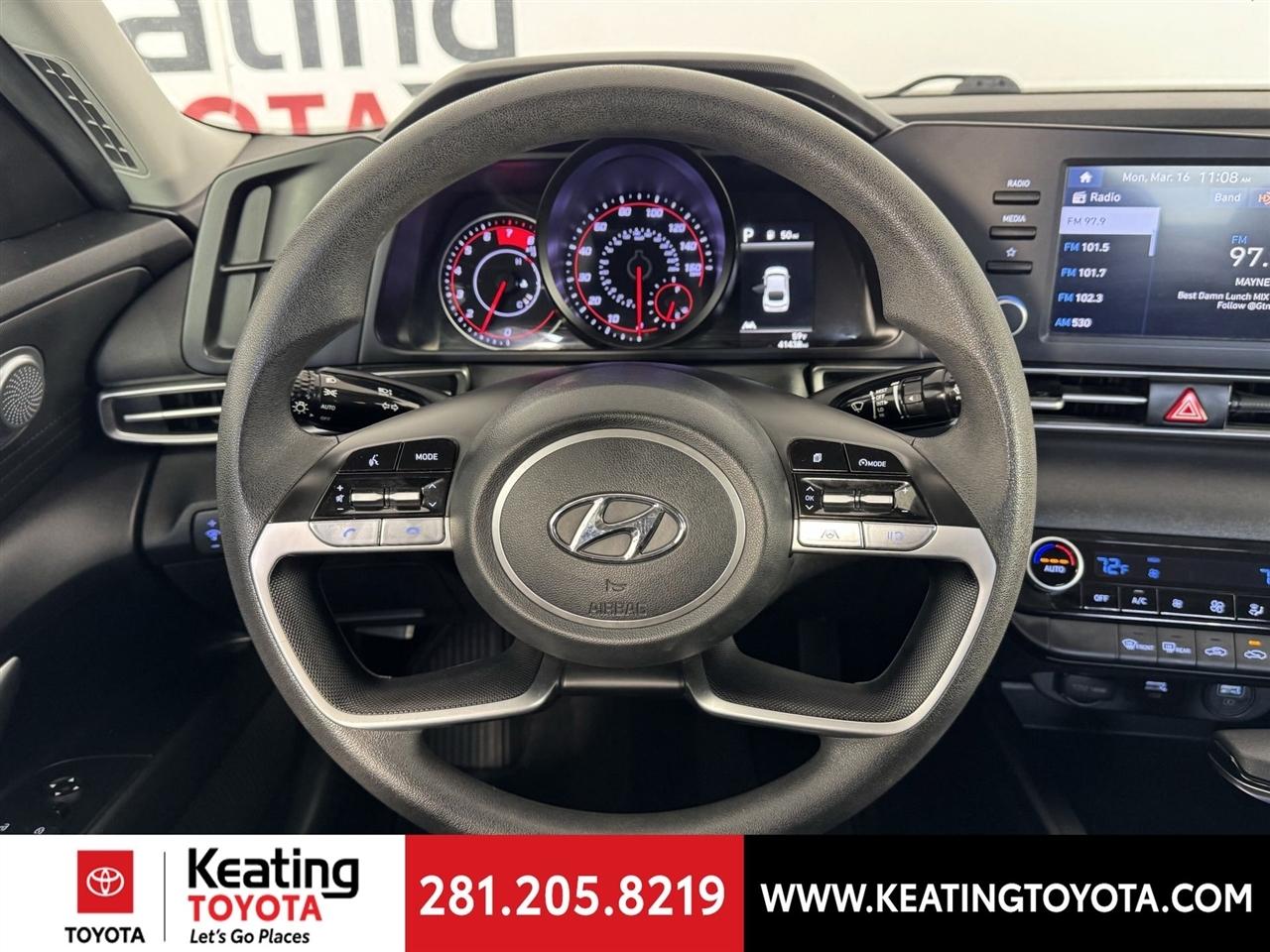 Hyundai Elantra SEL 2023