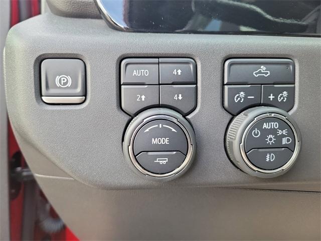 Chevrolet Silverado 1500 Trail Boss LT Crew Cab 4WD 2024