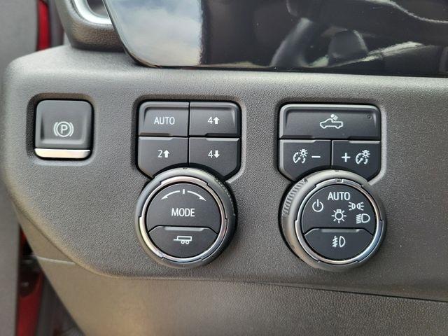 Chevrolet Silverado 1500 Trail Boss LT Crew Cab 4WD 2024