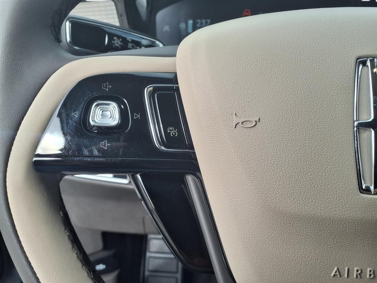 Lincoln Corsair Premiere 2024