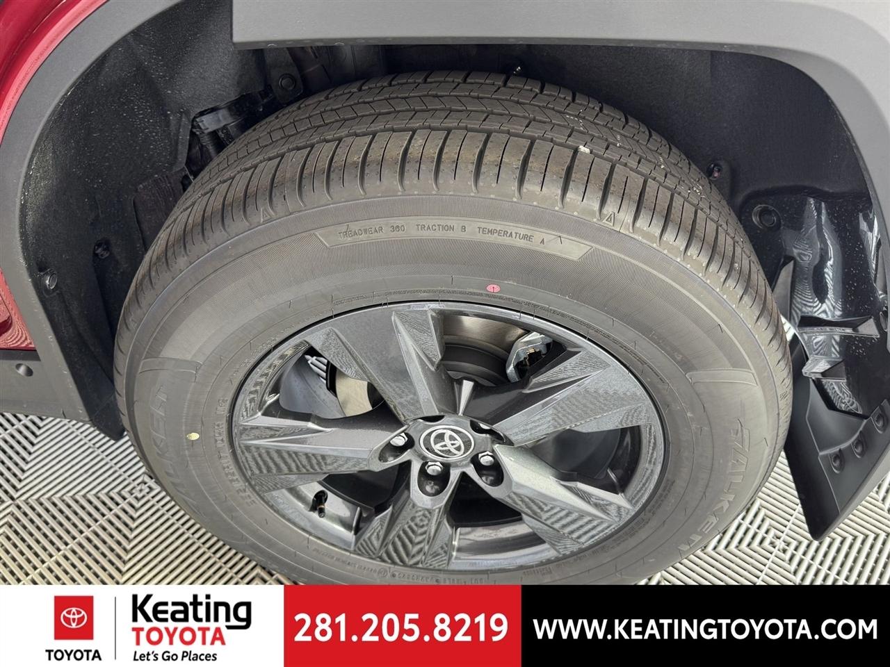 Toyota RAV4 Hybrid LE AWD 2026