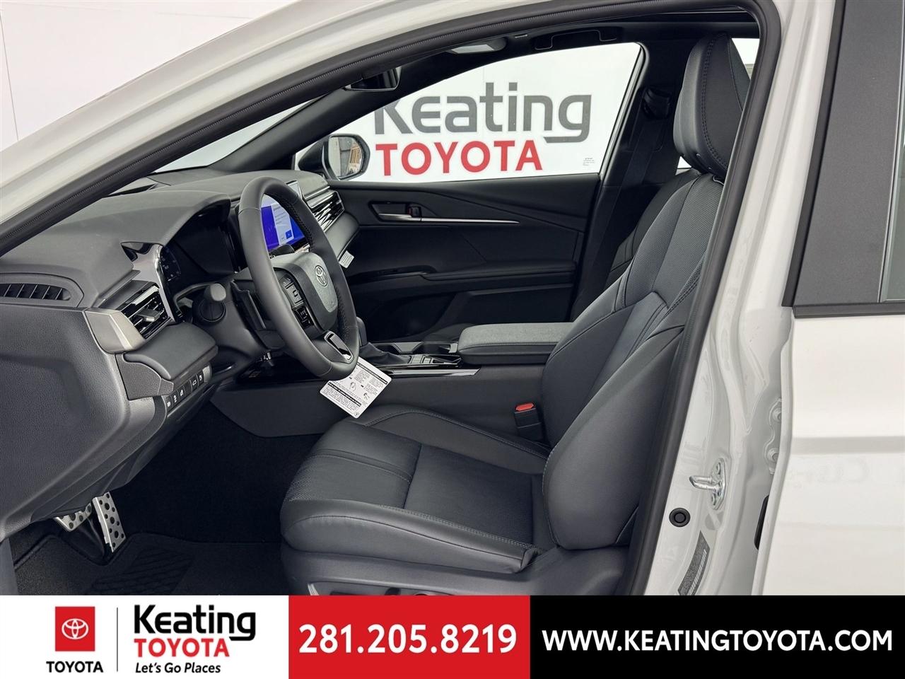 Toyota Camry Hybrid XLE 2026