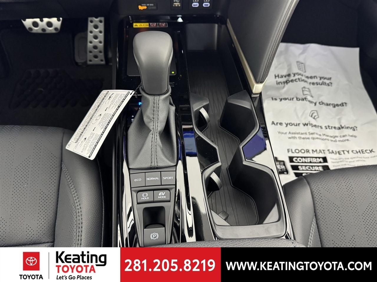 Toyota Camry Hybrid XLE 2026